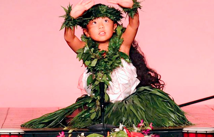 Keiki Hula dancers hula